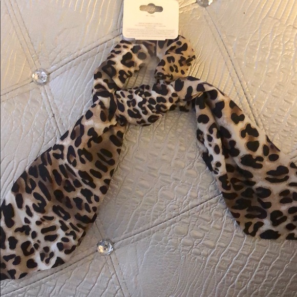 LEOPARD PRINT SCARF RIBBON SCRUNCHIE - Picture 3 of 3